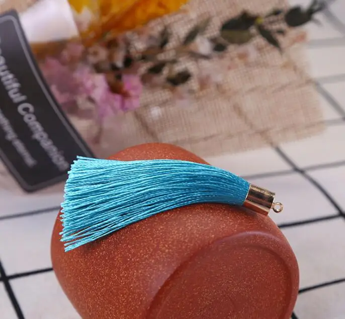 light blue 10 шт./партия, разноцветные Полиэстеровые золотые кепки, подвески с кисточками, 60 мм, длина, модные серьги с бахромой, подвески самодельные ювелирные изделия - Цвет: light blue