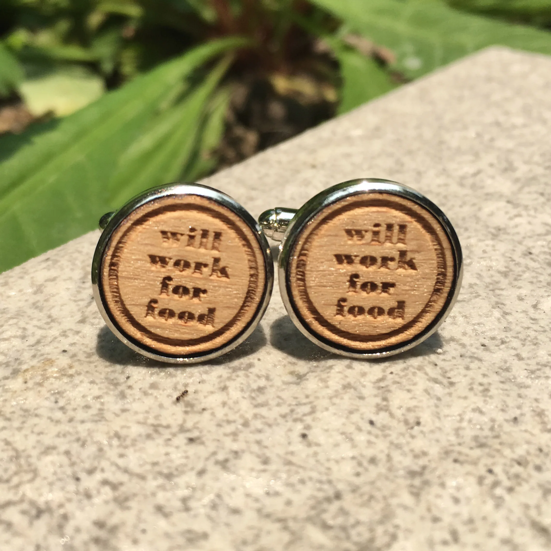 Будут работать для еды лазерная резка деревянные Запонки ног Ювелирные изделия