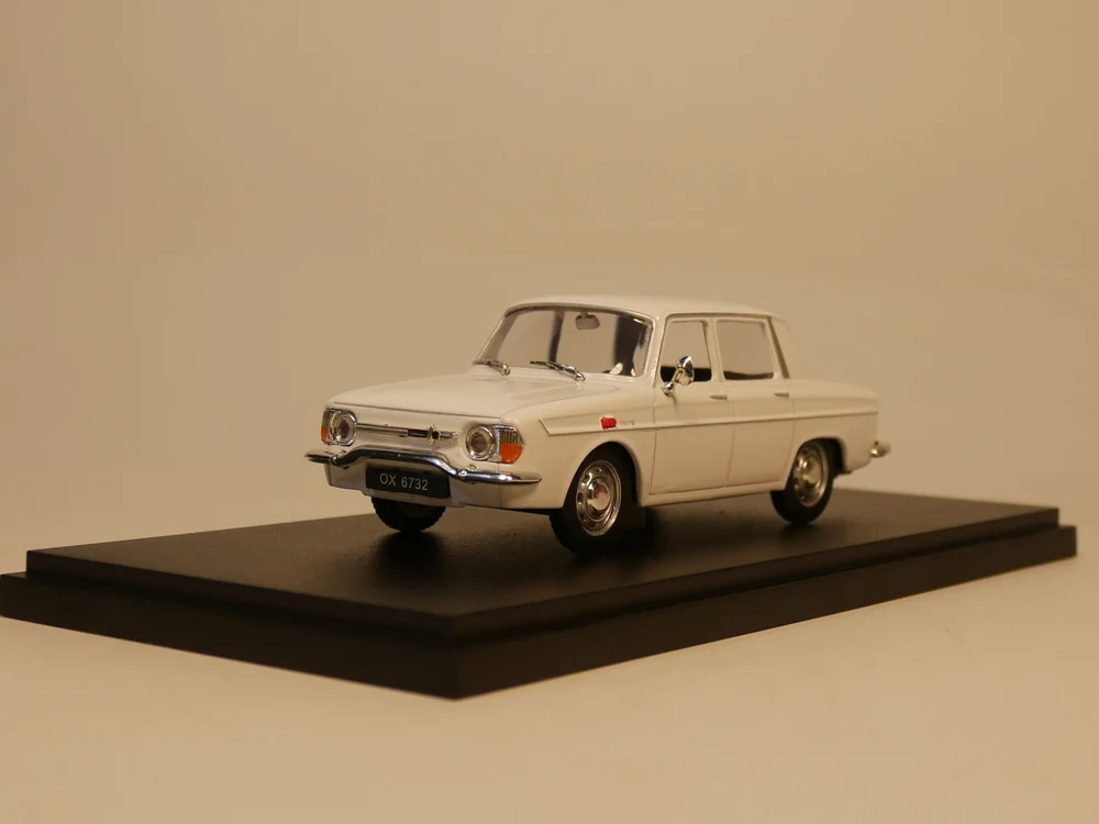 Модель ist 1:43 бутиковый автомобиль Renault 10 игрушки из сплава для детей детские