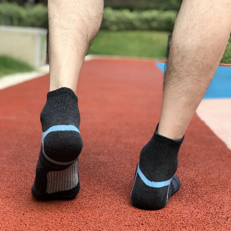 Moda Socmark Hot Sale Men Outdoor Sports Elite Basketball Socks Men Cycling Socks Compression Socks Cotton Bottom Men's socks