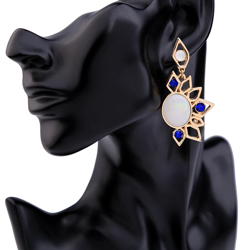 Серьги-подвески с геометрическим узором из смолы белого и синего цвета большие