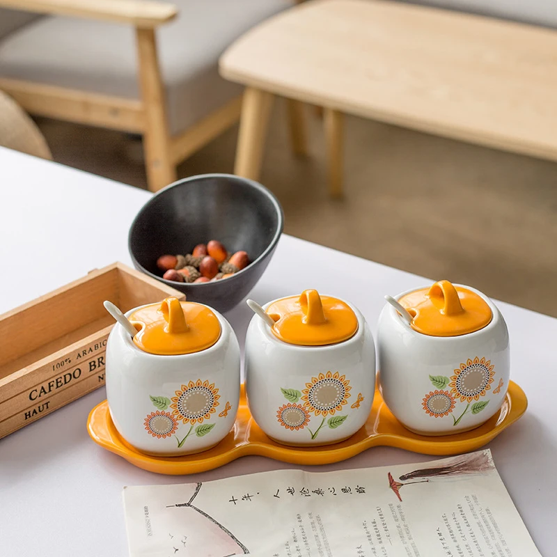 

Seasoning Cans Sugar Pot 3 Bowls With 1 Stand Set Ceramic Kitchenware Home-use Storage Box Bowl With Lid Spices Container Set