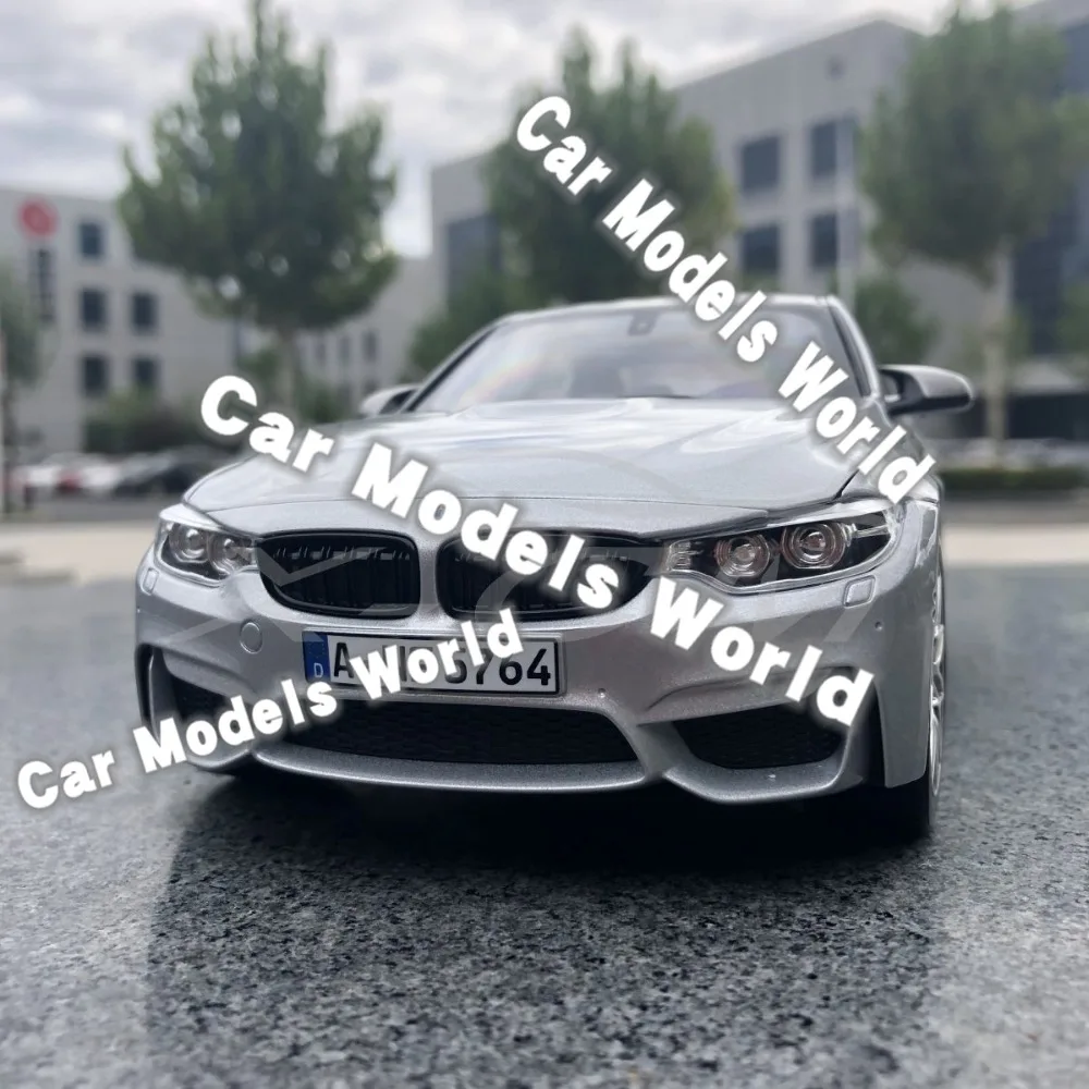 Модель литая автомобиля для соревнований Norev M3 2017 1:18 (Серебристая) без чемодана +