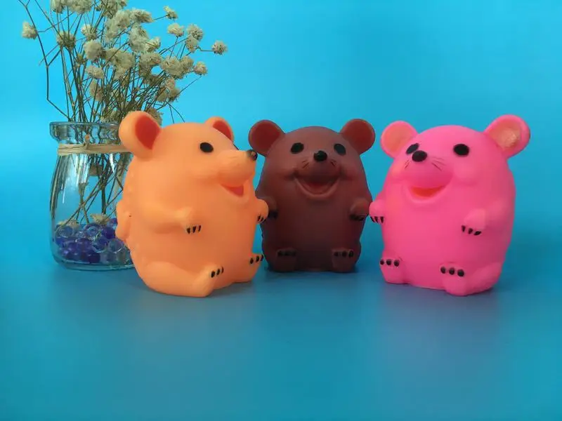 

1PCS pinch called mouse toy clinker water toys