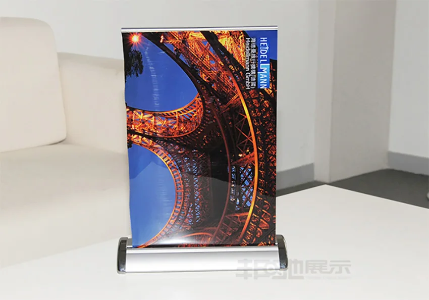 Скатывающийся баннер для рабочего стола рекламный Выдвижной мини с логотипом