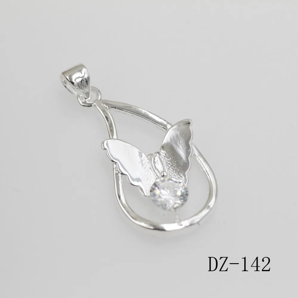 Женское кольцо из серебра 2017 пробы с инкрустацией фианита | Украшения и