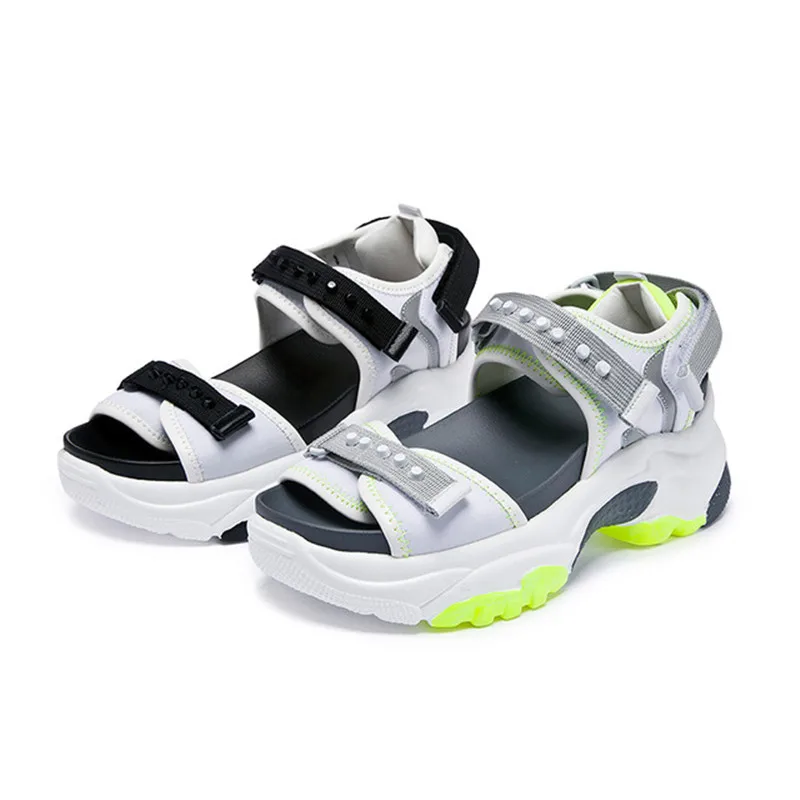 Сандалии 2019 женские летние основной заклепка декоративные толстым дном