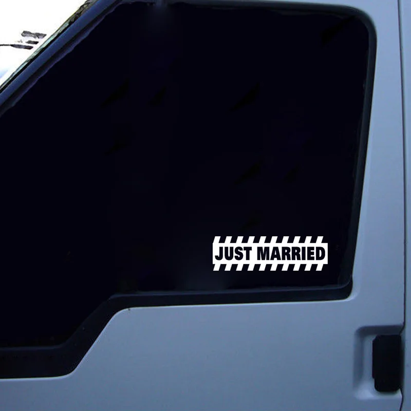 QYPF 17CM*5CM Fashion JUST MARRIED Vinyl Car-styling Car Sticker Waterproof Decals Accessories C15-2157 | Автомобили и мотоциклы