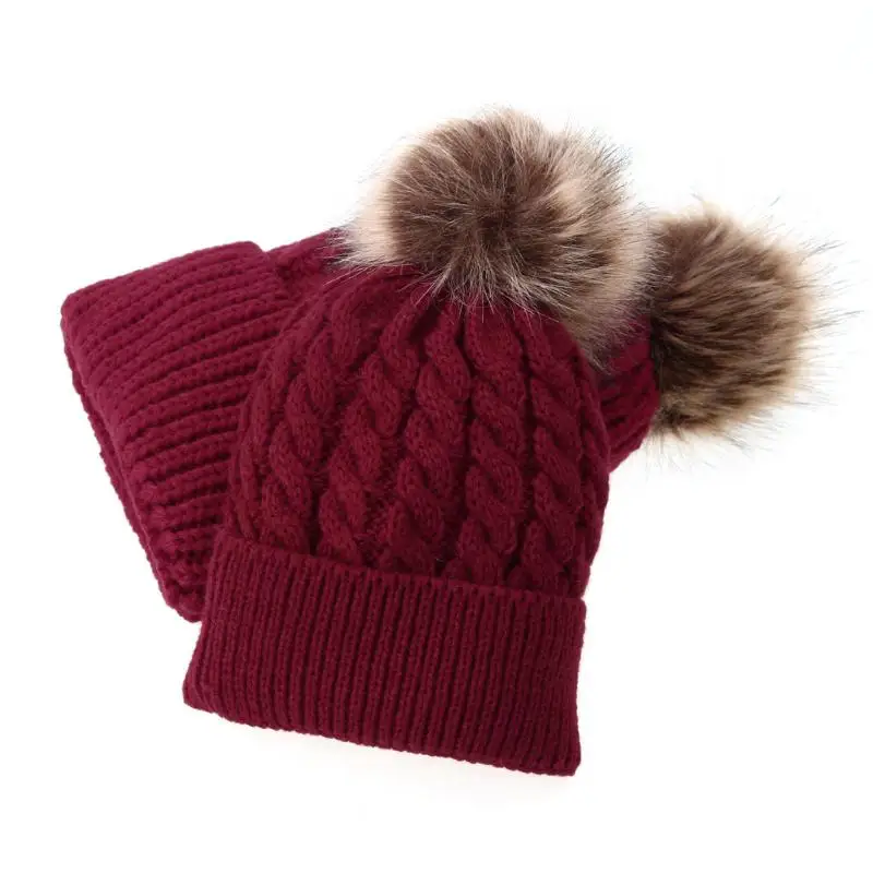 Зимние теплые шапки для мамы и ребенка вязаная шапка дочки с меховым помпоном