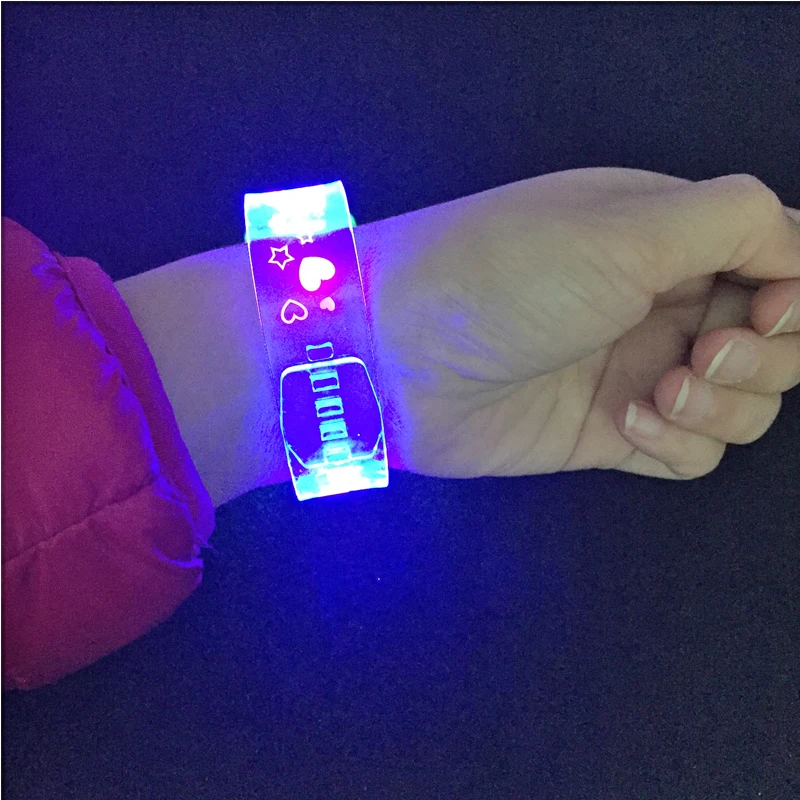 2019 новые часы браслет любовь зеленый красный синий светящаяся игрушка со