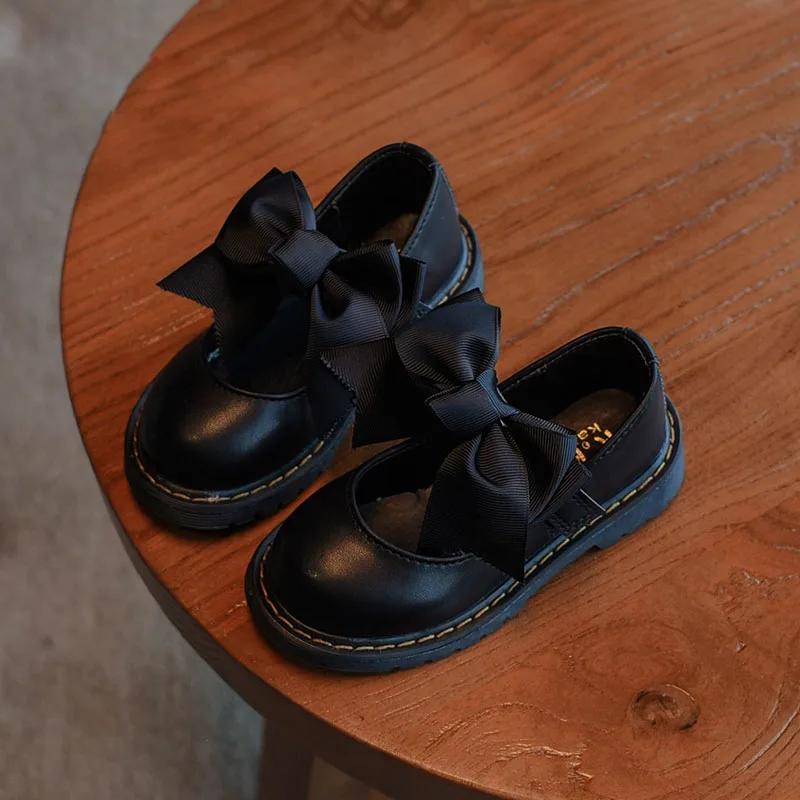 Новинка 2019 года сезон весна модные модельные туфли в горошек с бантиком для