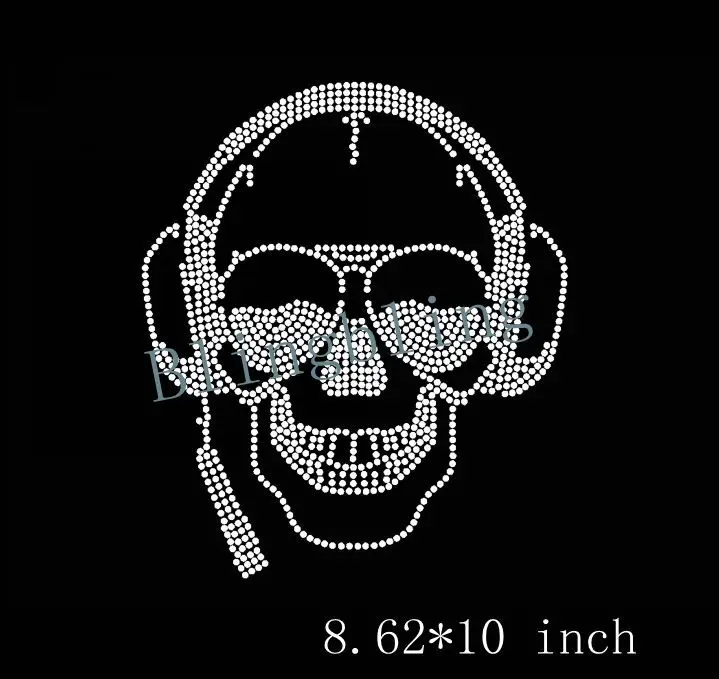 Утюжок с большим черепом белые изображения горячей фиксацией Переводные мотивы