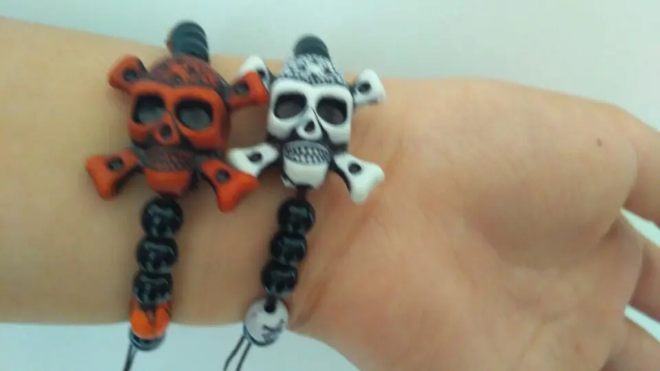 

1PCS Bracelets and bracelet pirate skull beads bracelet lovers pokemon party Halloween decorations child's gift
