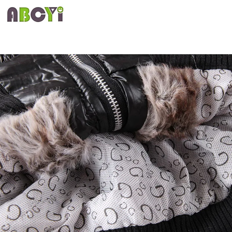 Зимняя женская куртка новинка 2017 черная ветрозащитная короткая стеганая с