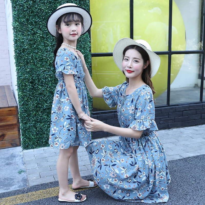Платья для мамы и дочки Одинаковая одежда новинка 2019 года летнее шифоновое