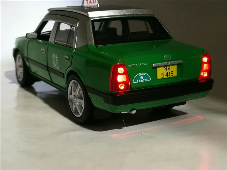 1/32 Toyota Crown HongKong такси литая машина модель такси игрушки со звуковым освещением оттяните назад для детей подарки игрушки
