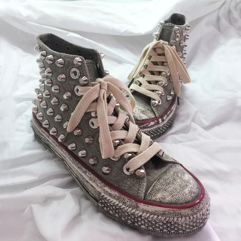 Женские туфли на плоской подошве панк рок заклепки высокие шипованные кеды