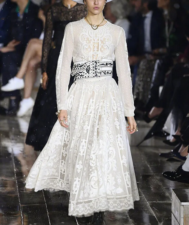 Женское кружевное платье с длинным рукавом белое вечернее в стиле ампир модель