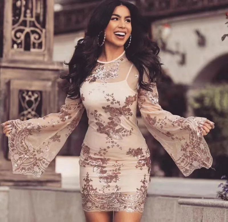 Высококачественное вечернее платье знаменитости с длинным рукавом облегающее