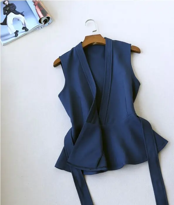 Женский костюм с высокой талией однотонный топ без рукавов треугольным вырезом и