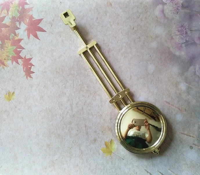 Оптовая продажа 2 шт. золотые старые Дед часы кварцевые пластиковые с маятником