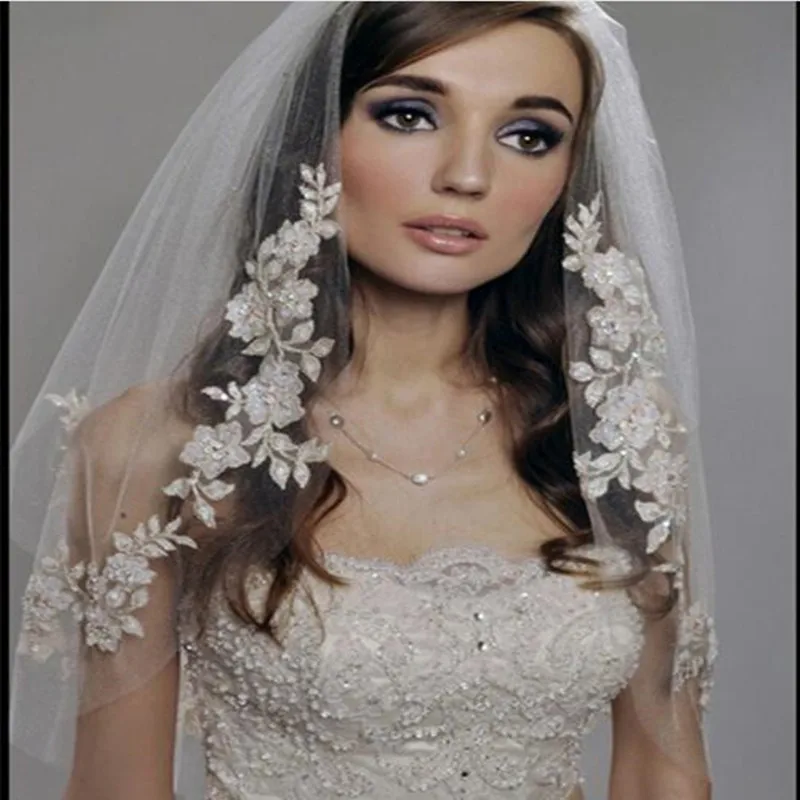 

Vintage Elbow Length 60-75cm Short Veil Two Layers Appliques White/Ivory New Wedding Veil With Pearls Beading Edge Bridal Veil