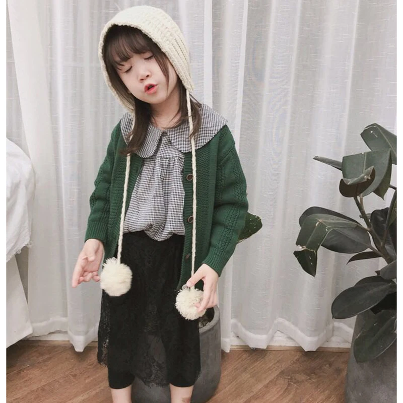 Трикотажные свитера для девочек и мальчиков осенне-весенние однотонные