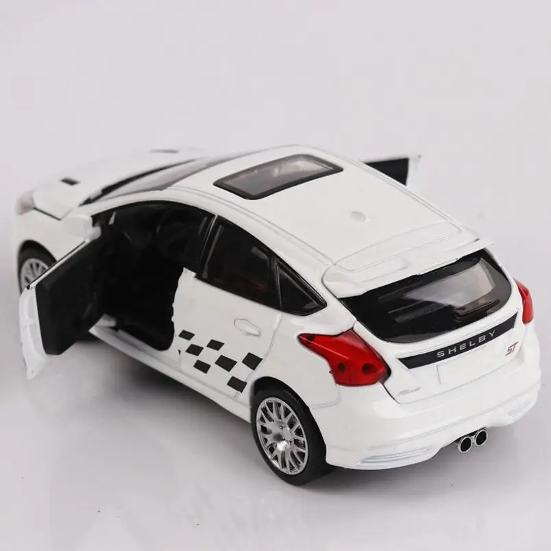 1/32 Diecasts & Toy Транспорт Ford Focus модель автомобиля со звуком и светильник коллекция