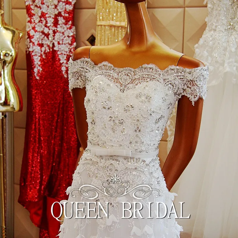 Женское длинное вечернее платье трапециевидного силуэта с короткими рукавами и