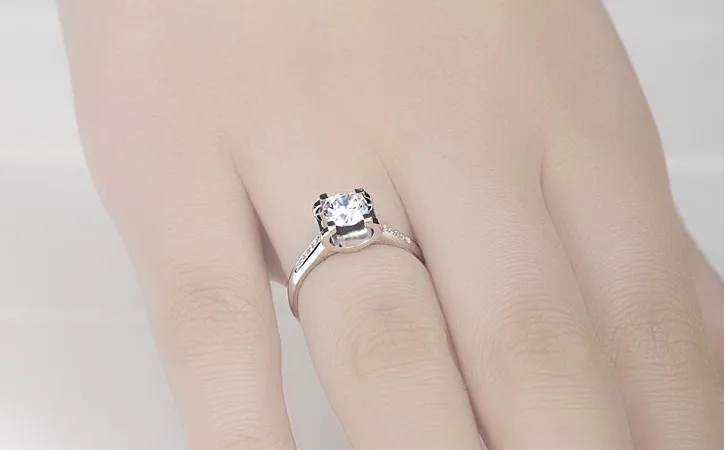 

Lovely Oxhead Style TestPositive 1C Test Positive Moissanite Female Wedding Ring Solid 18K White Gold Women Anniversary Ring