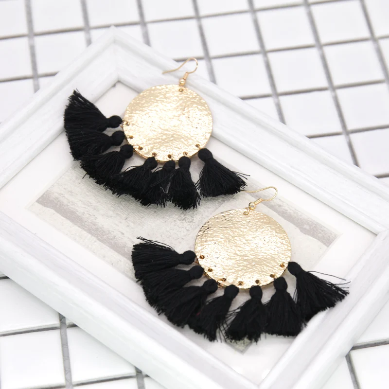 Coco &amp Willow Золотой металлический диск серьги с кисточками эффектные висячие