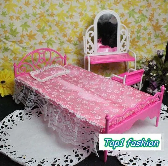 Новое поступление скидка 5 предметов (Туалетный столик + кровать подушка