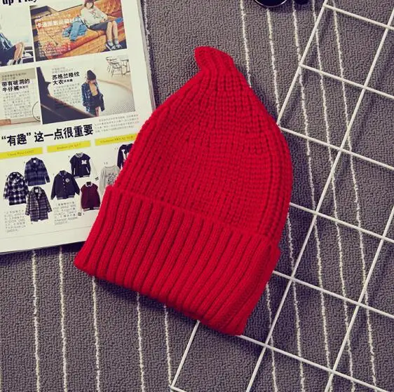 wine red Новая осенне-зимняя вязаная шапка для женщин и мужчин Skullies Beanie, шапки, одноцветные, острый верх, лук версия, вязаные шапки - Цвет: wine red