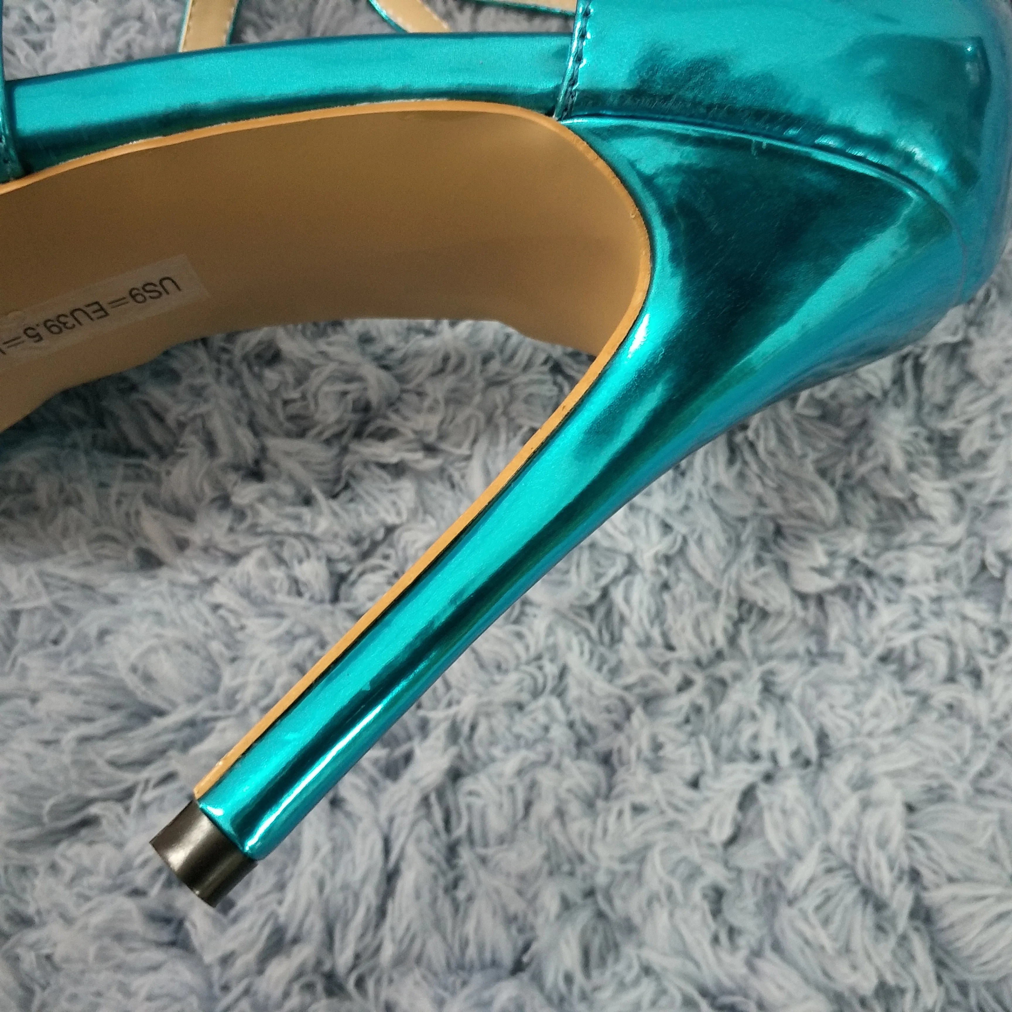 Женские босоножки на тонком высоком каблуке шпильке пикантные туфли с открытым