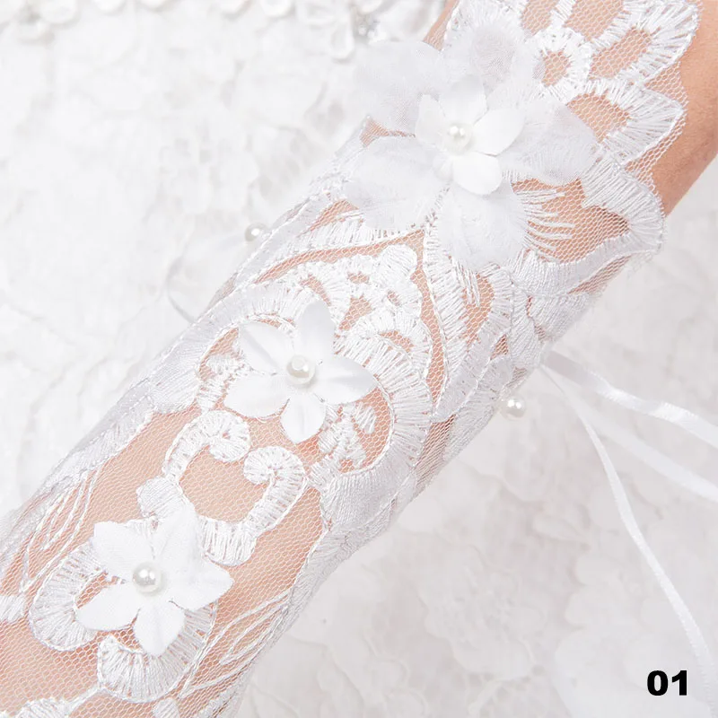 Style 1 1 пара белых длинных кружевных перчаток для невесты свадебное платье без пальцев дешевые аксессуары Стразы, украшенные искусственным жемчугом - Цвет: Style 1