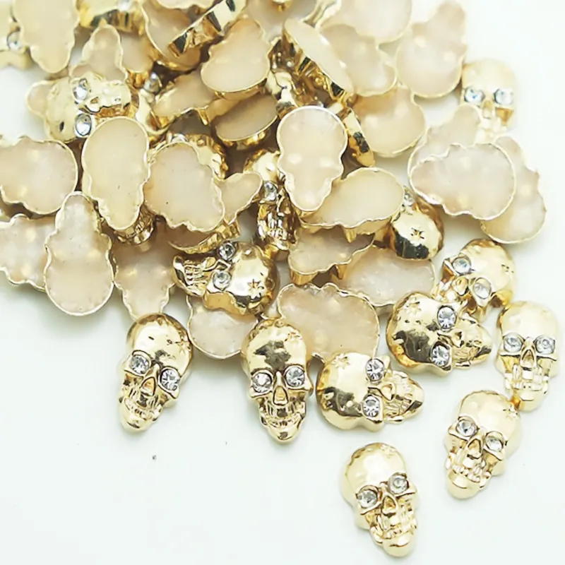 Череп с заклепками не требующей горячей фиксации заклепки античная медь