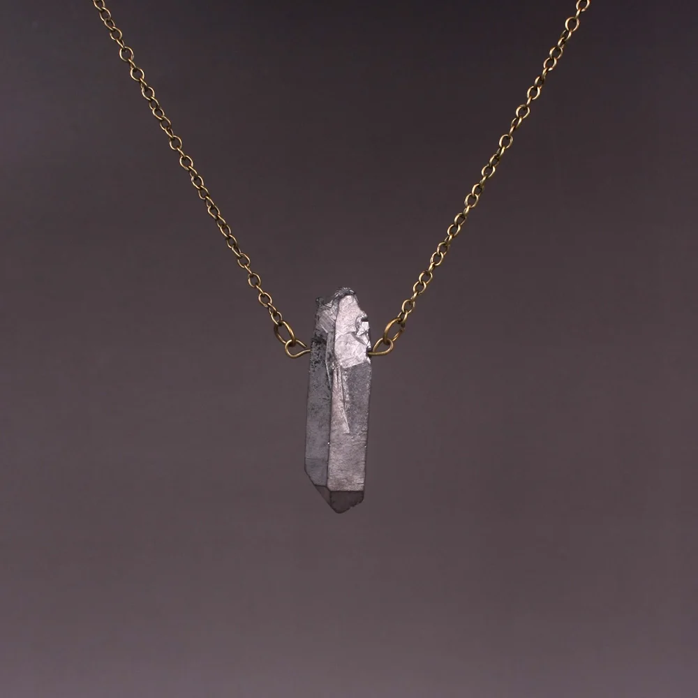 

50 Pcs Trendy Natural Titanium Quartz Stone Pendant Fashion Rough Crystal Drusy Crystal Column Pendants Necklaces For Women Gift