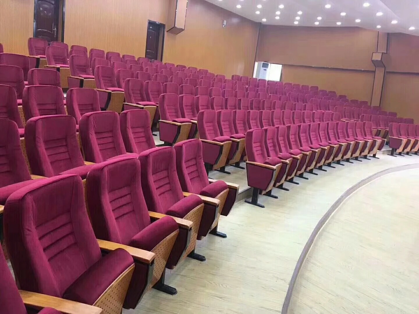 Металлическая подставка с тканевыми коммерческими кресла для кинотеатра могут сделать так, как вы требуете стулья для конференц-зала, церкви стулья мягкие стулья для класса
