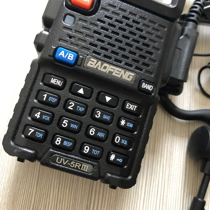 Baofeng UV5R 3-полосный иди и болтай walkie talkie “иди и 136-174 МГц 200-259,9 МГц 400-520 МГц новая портативная радиоустановка baofeng UV-5RIII