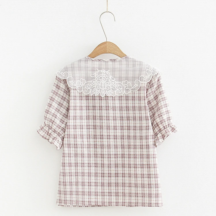 Милая рубашка с кружевным воротником и коротким рукавом в консервативном стиле