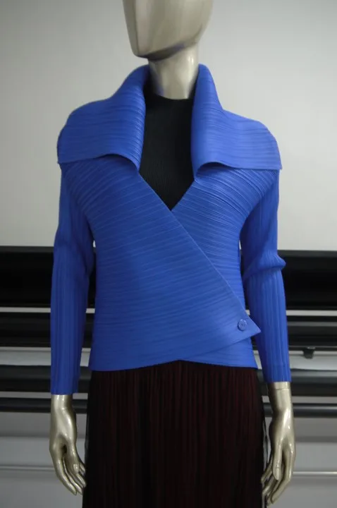 

Miyake/плиссированная куртка, короткая модная, с отворотом, тонкая, с длинными рукавами, с пряжкой, пальто, с отворотом