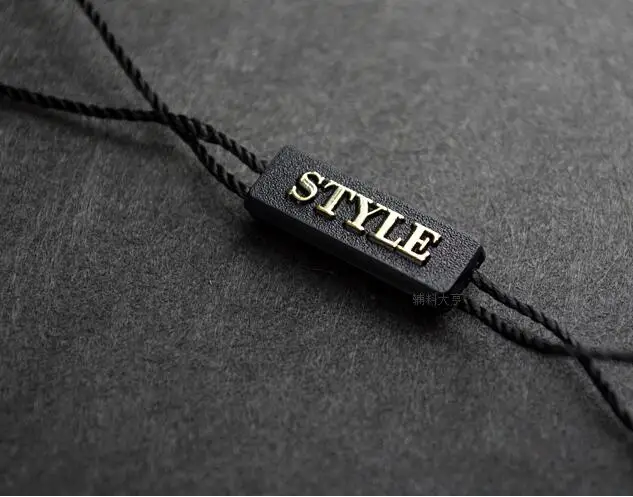 gold STYLE 100 шт/много нейлоновый материал Спот поставка вешать тег струны, веревки, квадратные Висячие гранулы с логотипом Одежда Аксессуары для одежды - Цвет: gold STYLE