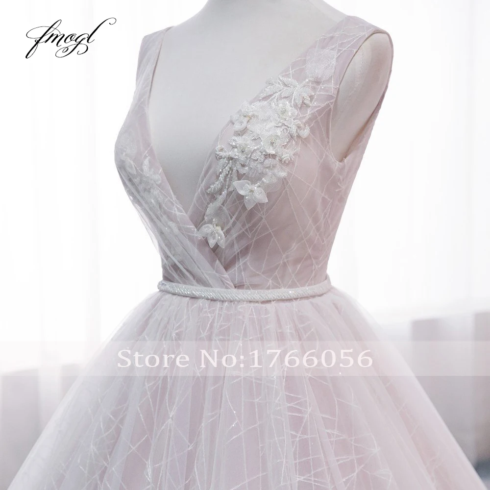

Fmogl V Neck Pleat Lace Ball Gown Wedding Dresses 2019 Appliques Beaded Chapel Train Vintage Bride Gwon Vestido De Noiva