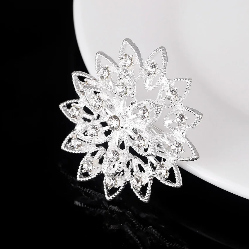 Женская Брошь Стразы с излучением цветов Посеребренная на лацкан значок булавке