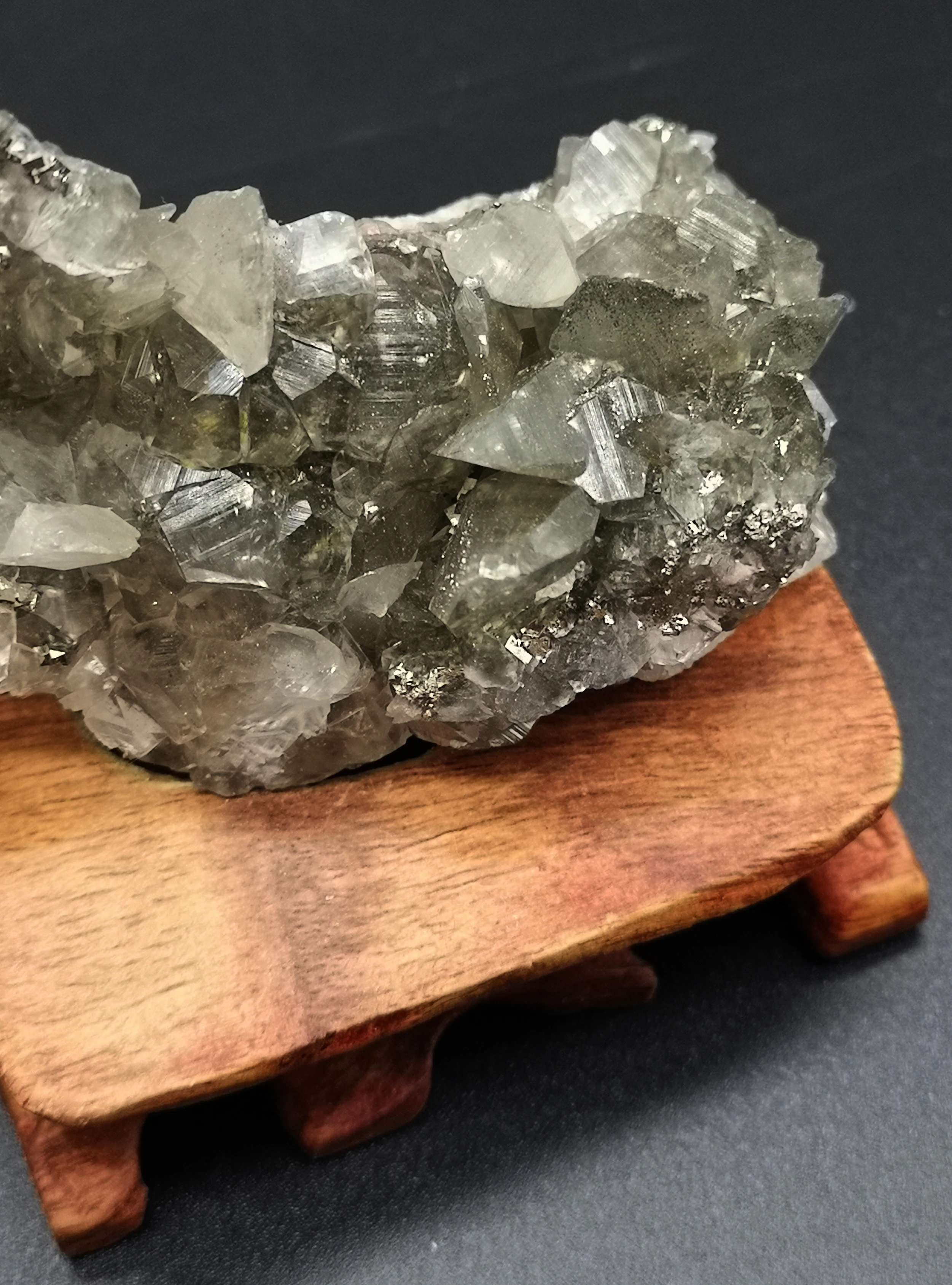 129 г Природный кальцит кластеры и пиритовый симбиоз минеральный кристалл образцы