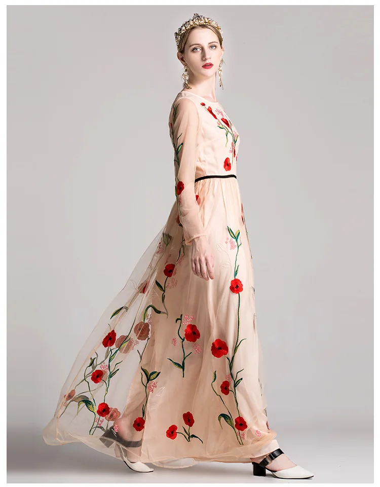 Женское платье с круглым вырезом длинным рукавом и цветочной вышивкой