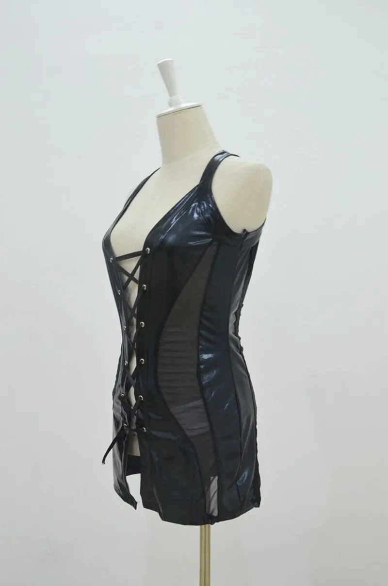 Женское платье из искусственной кожи и латекса облегающее с вырезами клубный