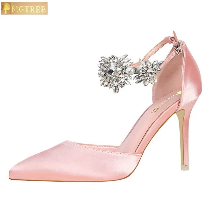 

Туфли-лодочки BIGTREE женские на высоком каблуке 9,5 см, атласные сандалии с глубоким вырезом и заостренным носком