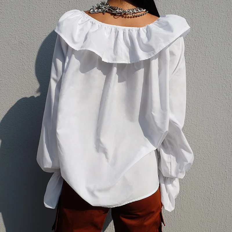 Женская блузка с оборками белая рукавом бабочкой элегантная повседневная