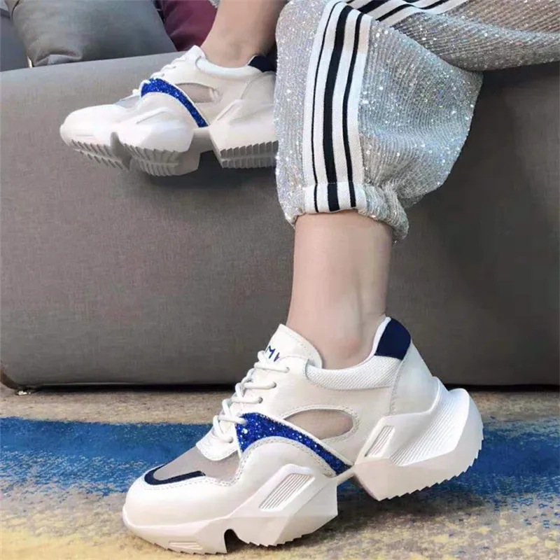 Женская спортивная обувь легкие кроссовки из натуральной кожи с дышащей сеткой